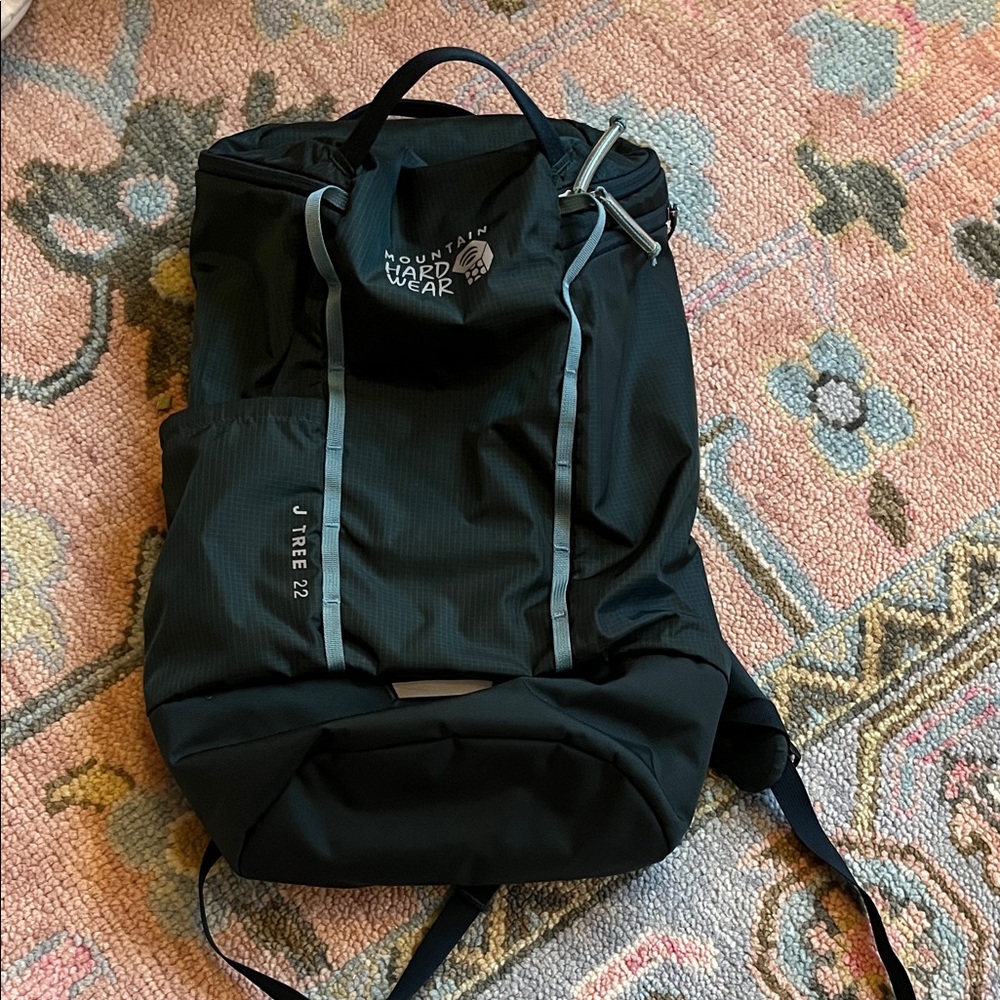 Mountain Hardwear JTree 22 daypack backpack EDC dark teal w/ light teal accents